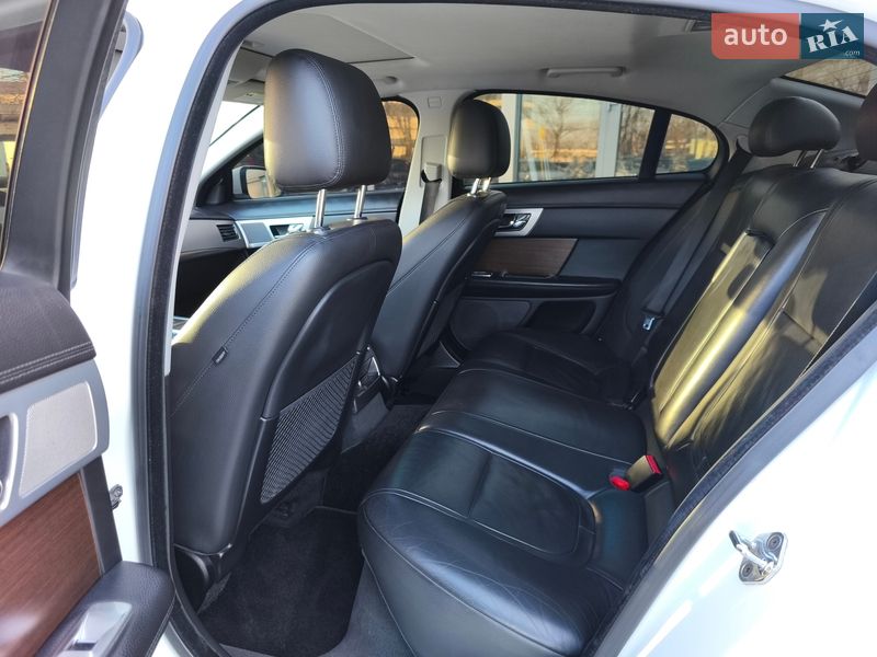 Седан Jaguar XF 2013 в Днепре