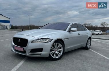 Седан Jaguar XF 2016 в Львове