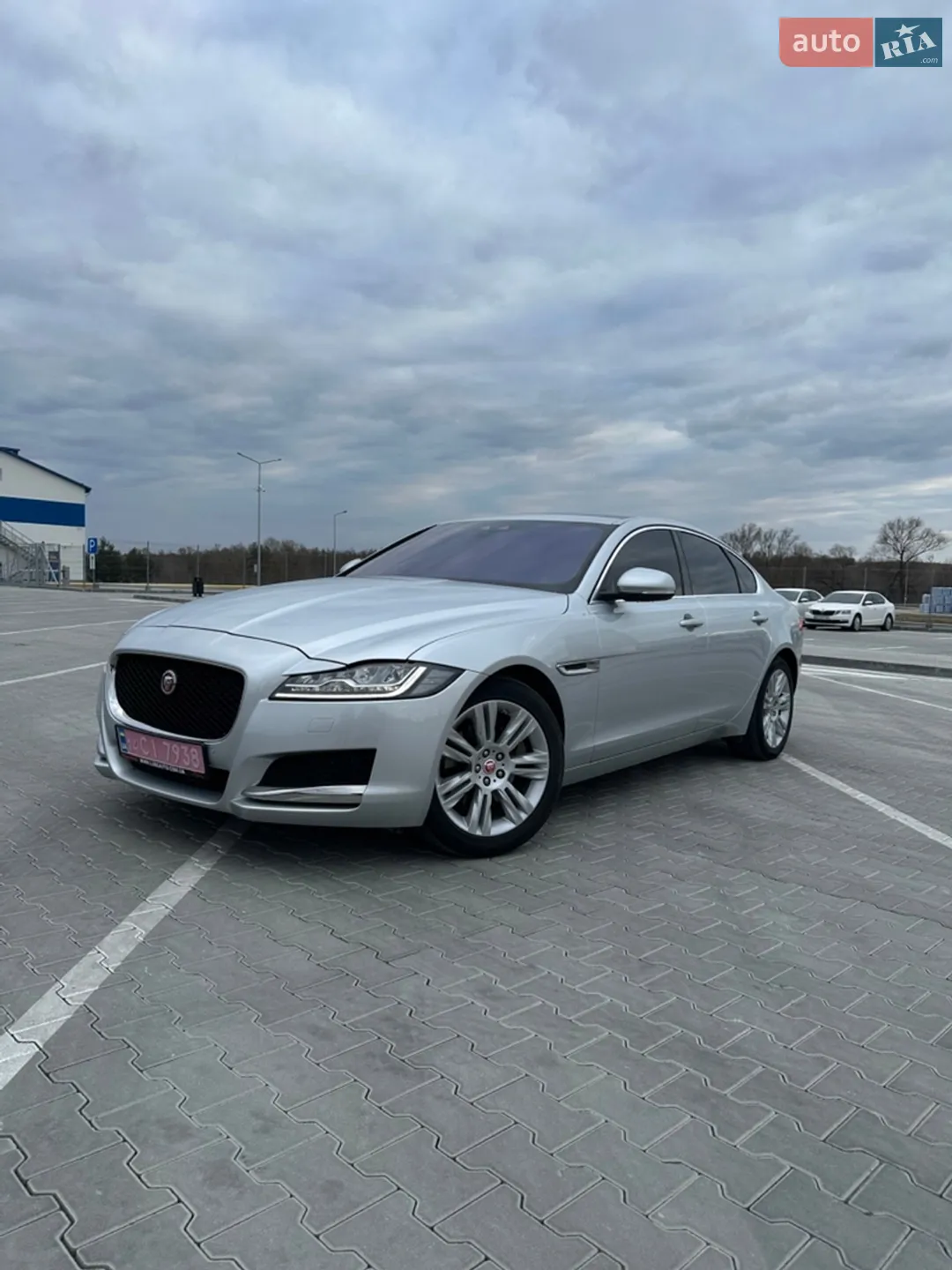 2016 Jaguar XF - фото 1