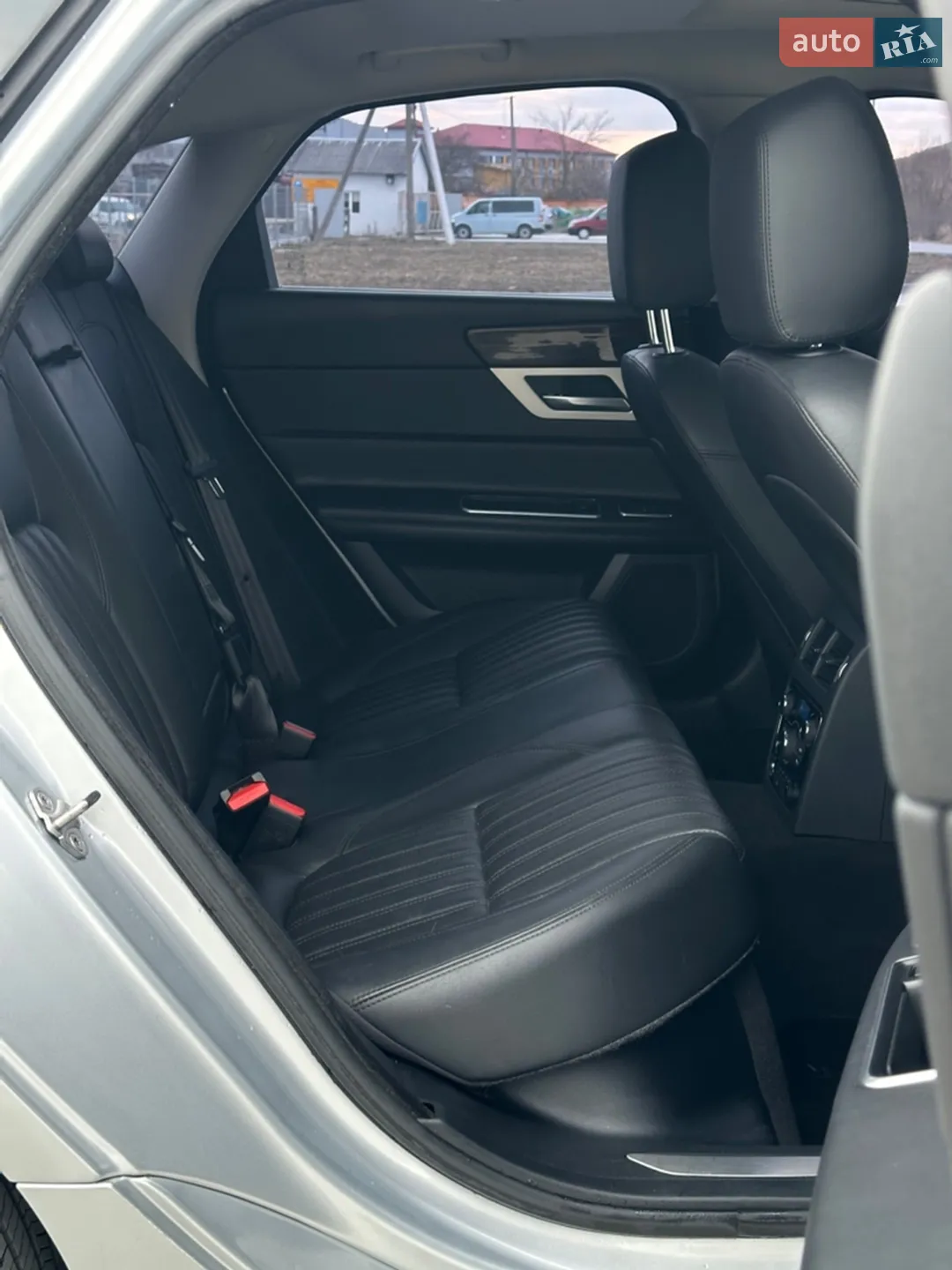 2016 Jaguar XF - мініатюра 33