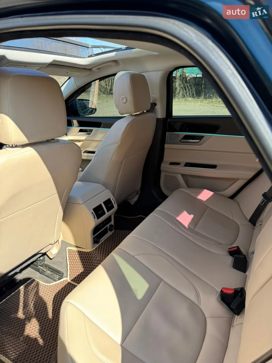 2016 Jaguar XF - мініатюра 14