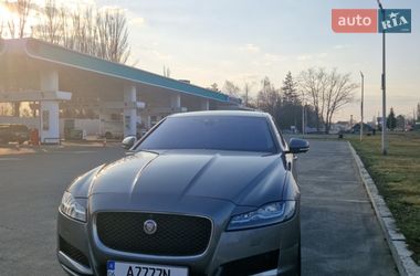 Седан Jaguar XF 2016 в Киеве