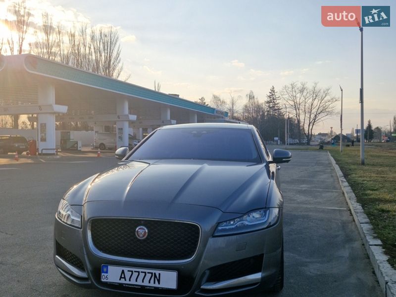 Jaguar XF 2016