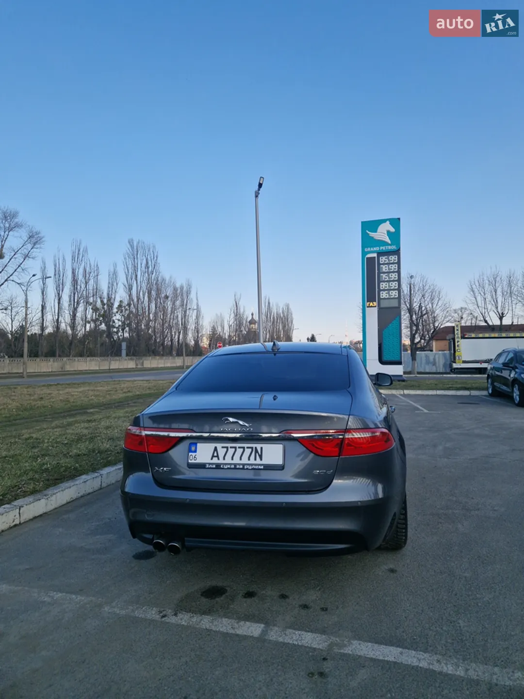 2016 Jaguar XF - мініатюра 3