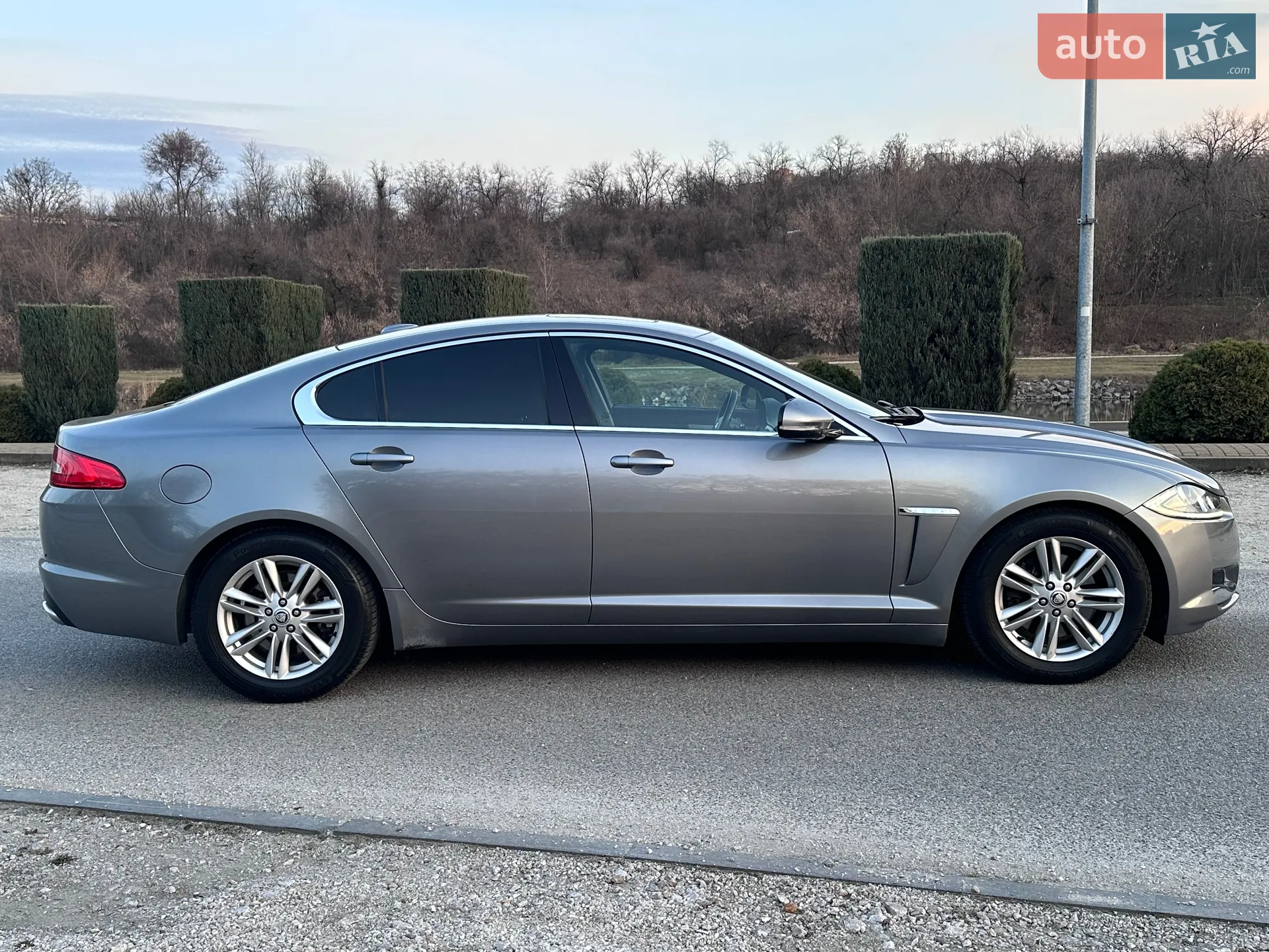 2012 Jaguar XF - мініатюра 5