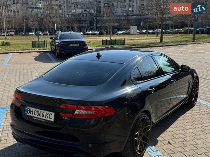 Седан Jaguar XF 2013 в Одесі