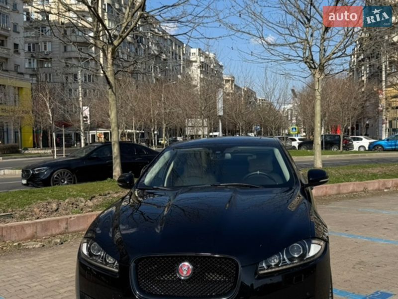 Седан Jaguar XF 2013 в Одесі
