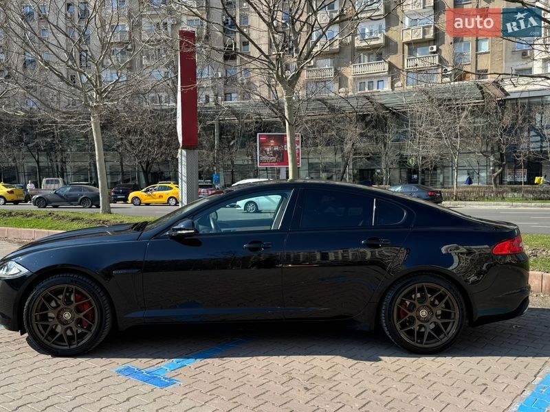 Седан Jaguar XF 2013 в Одесі