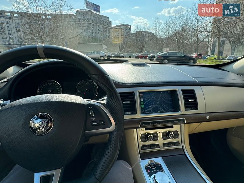Седан Jaguar XF 2013 в Одесі