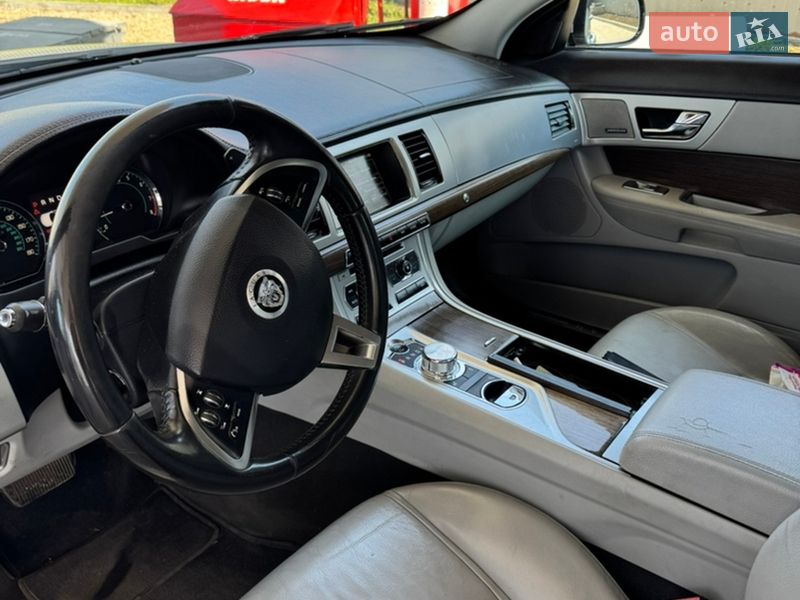 Седан Jaguar XF 2012 в Одессе