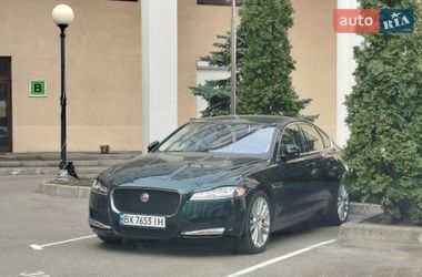 Седан Jaguar XF 2016 в Киеве