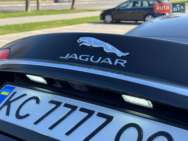 Седан Jaguar XF 2014 в Луцке