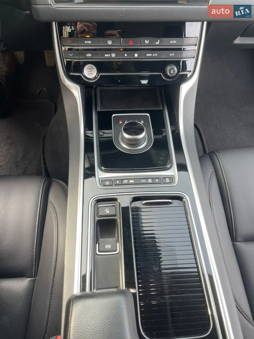 2017 Jaguar XF - мініатюра 38