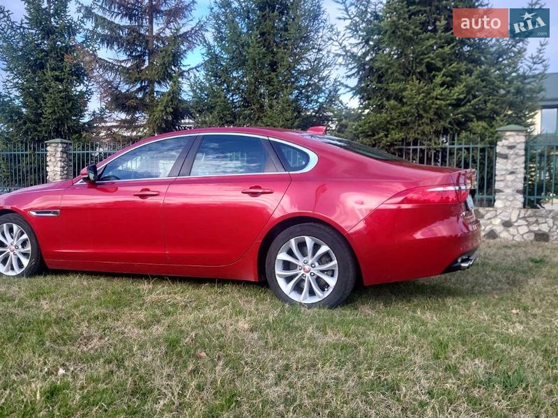 Седан Jaguar XF 2016 в Києві