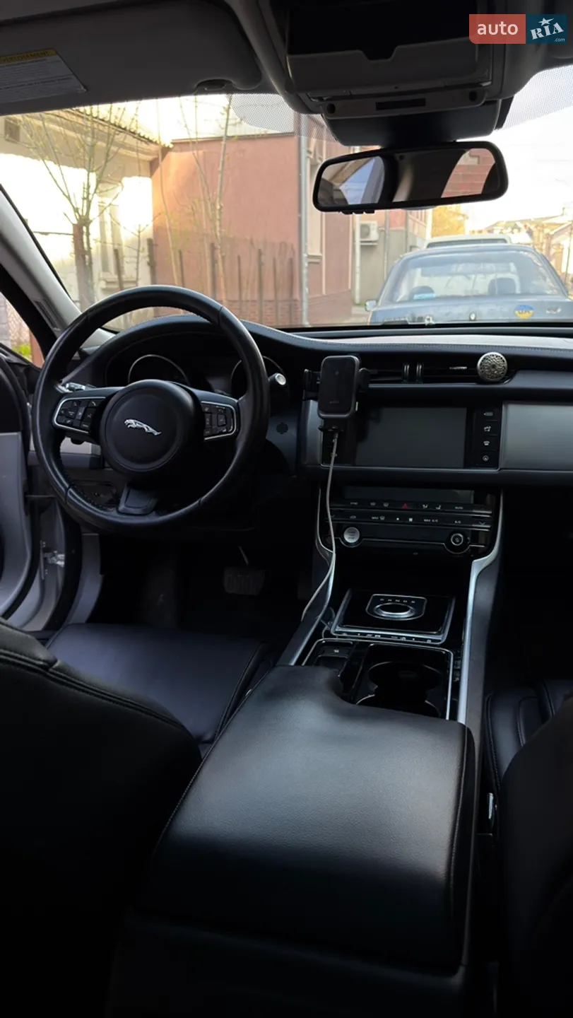 2017 Jaguar XF - мініатюра 8