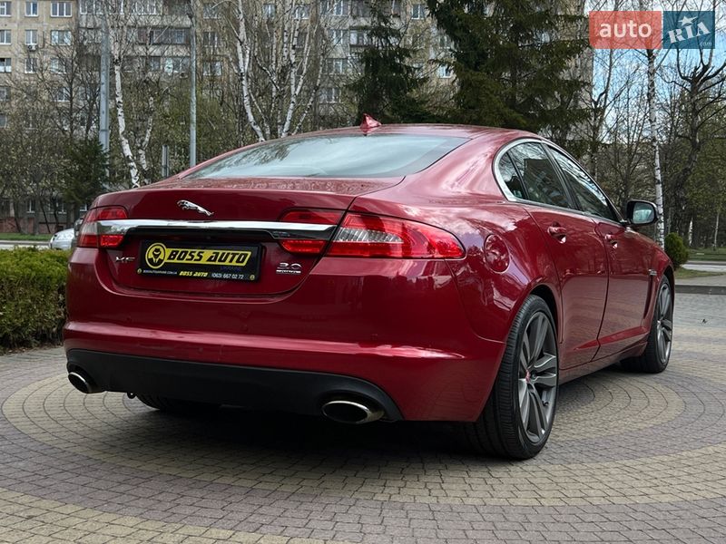 Седан Jaguar XF 2013 в Львові