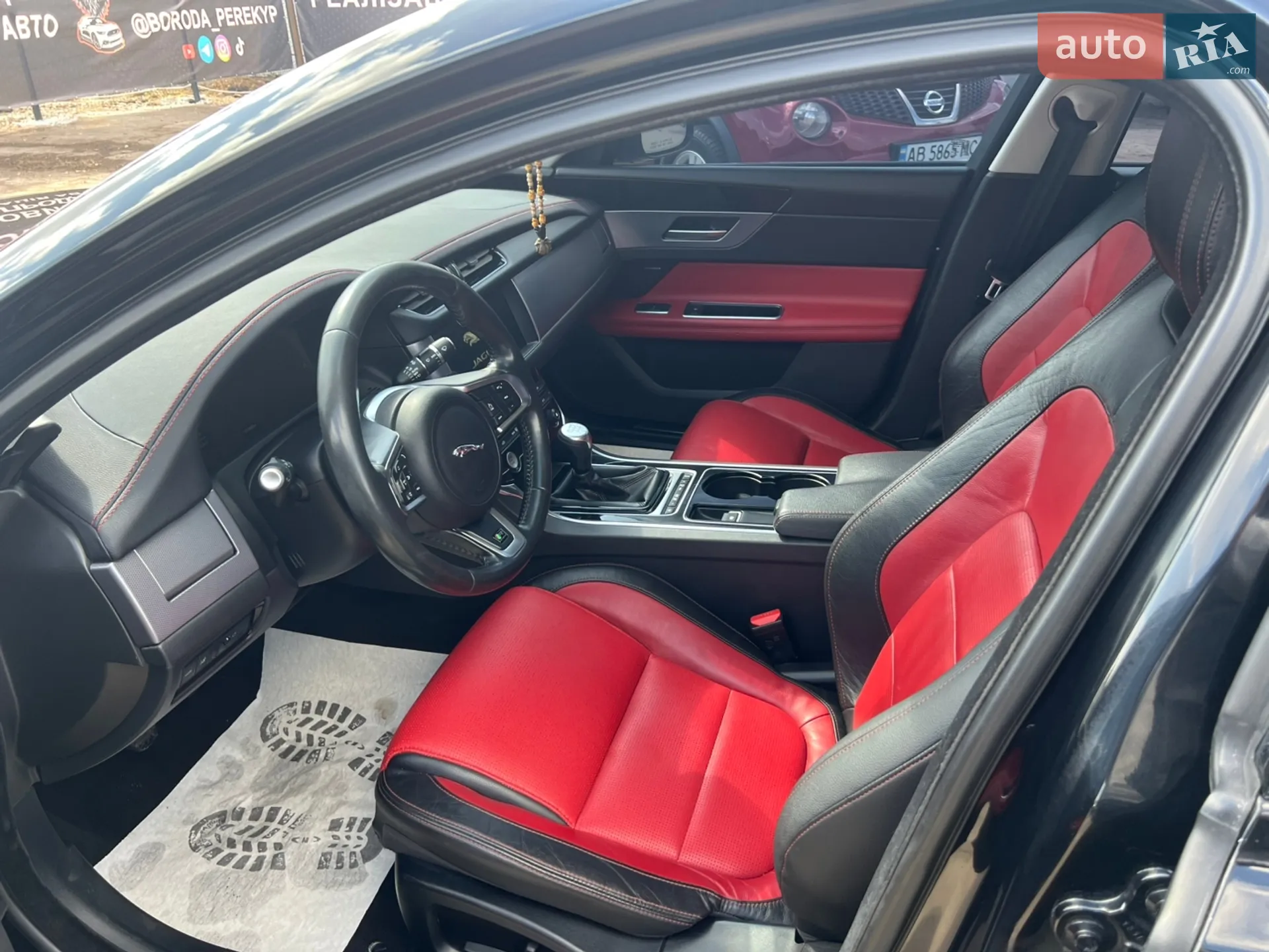 2016 Jaguar XF - мініатюра 4