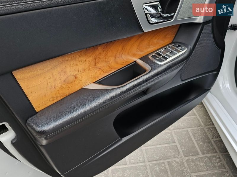 Седан Jaguar XF 2012 в Киеве фото 30 Седан Jaguar XF 2012 в Киеве