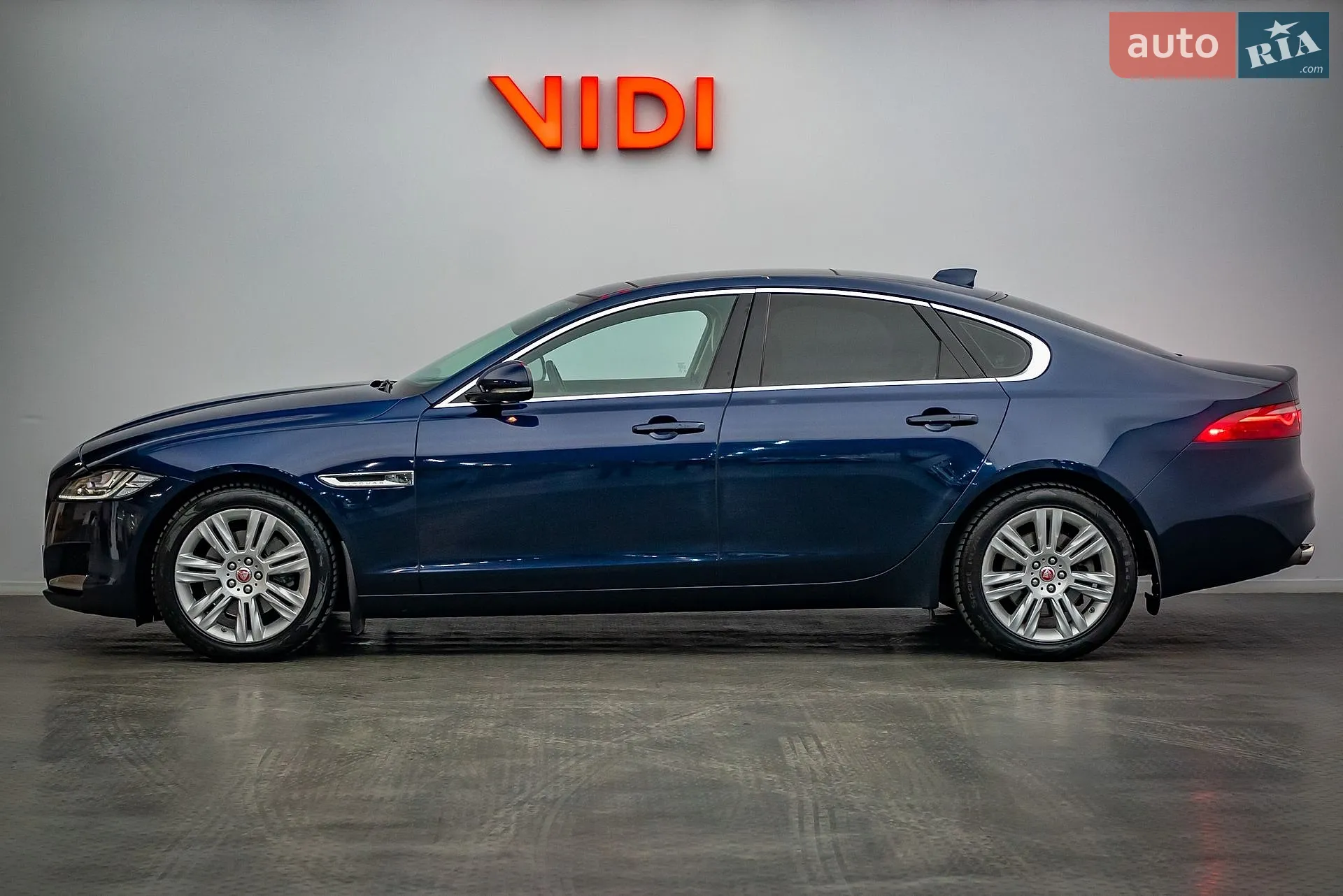 2016 Jaguar XF - мініатюра 4