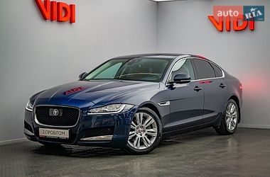 Седан Jaguar XF 2016 в Киеве