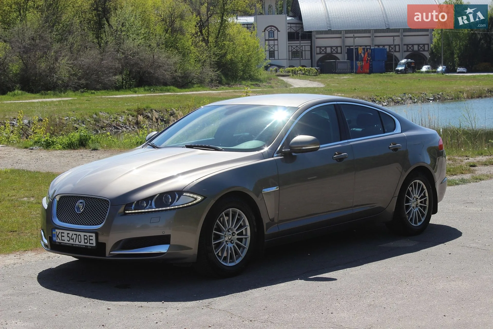 2012 Jaguar XF - мініатюра 3