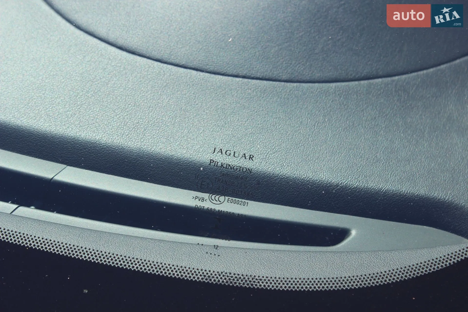 2012 Jaguar XF - мініатюра 15