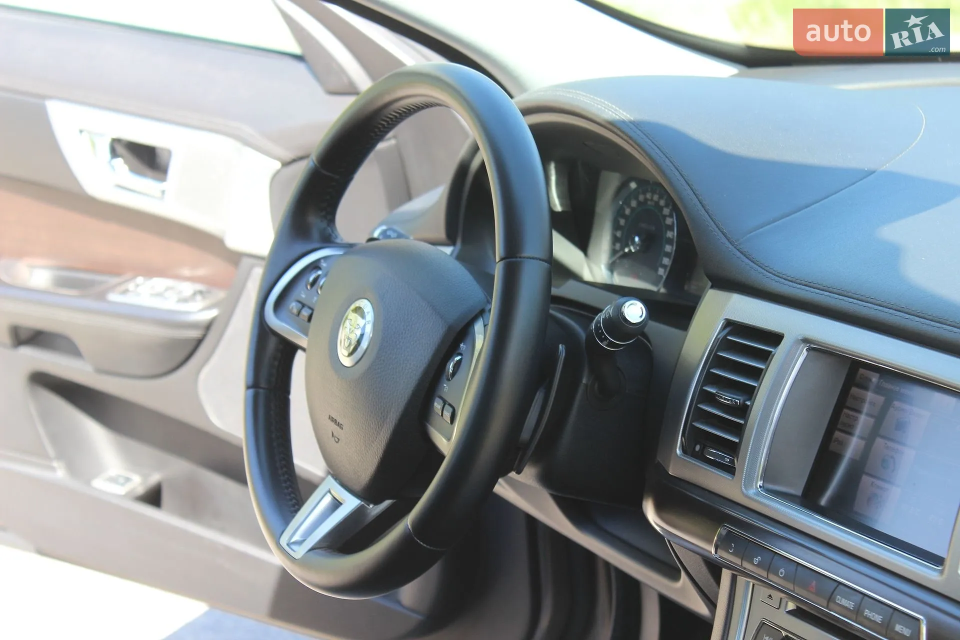 2012 Jaguar XF - мініатюра 24