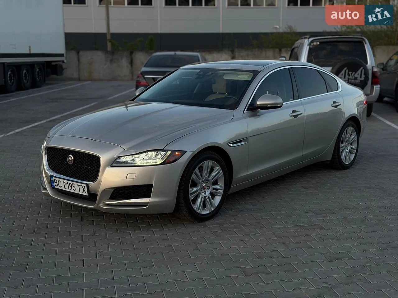 2015 Jaguar XF - мініатюра 18