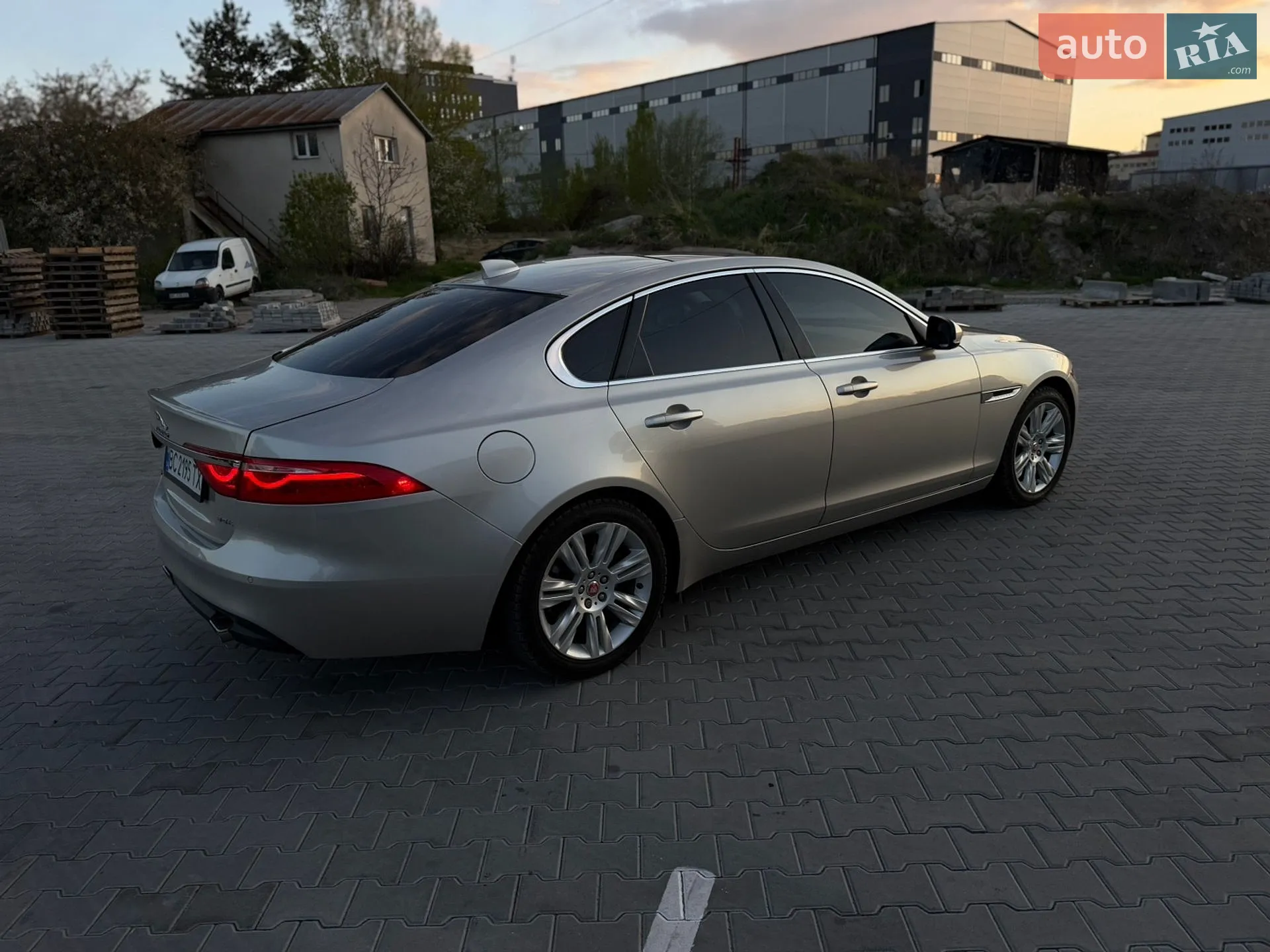 2016 Jaguar XF - мініатюра 7