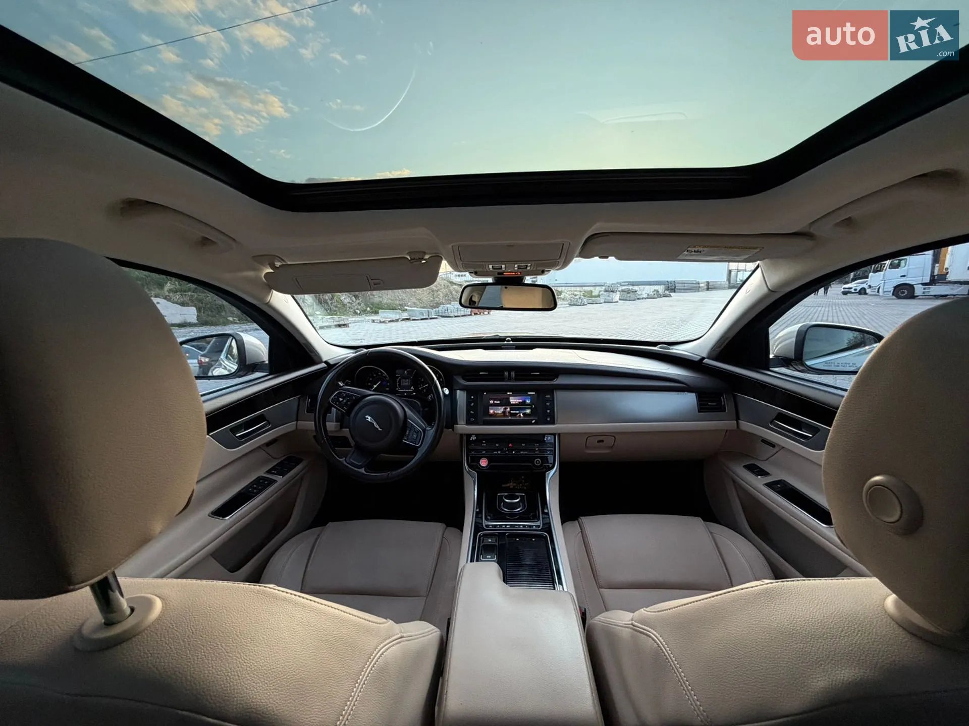 2016 Jaguar XF - мініатюра 17