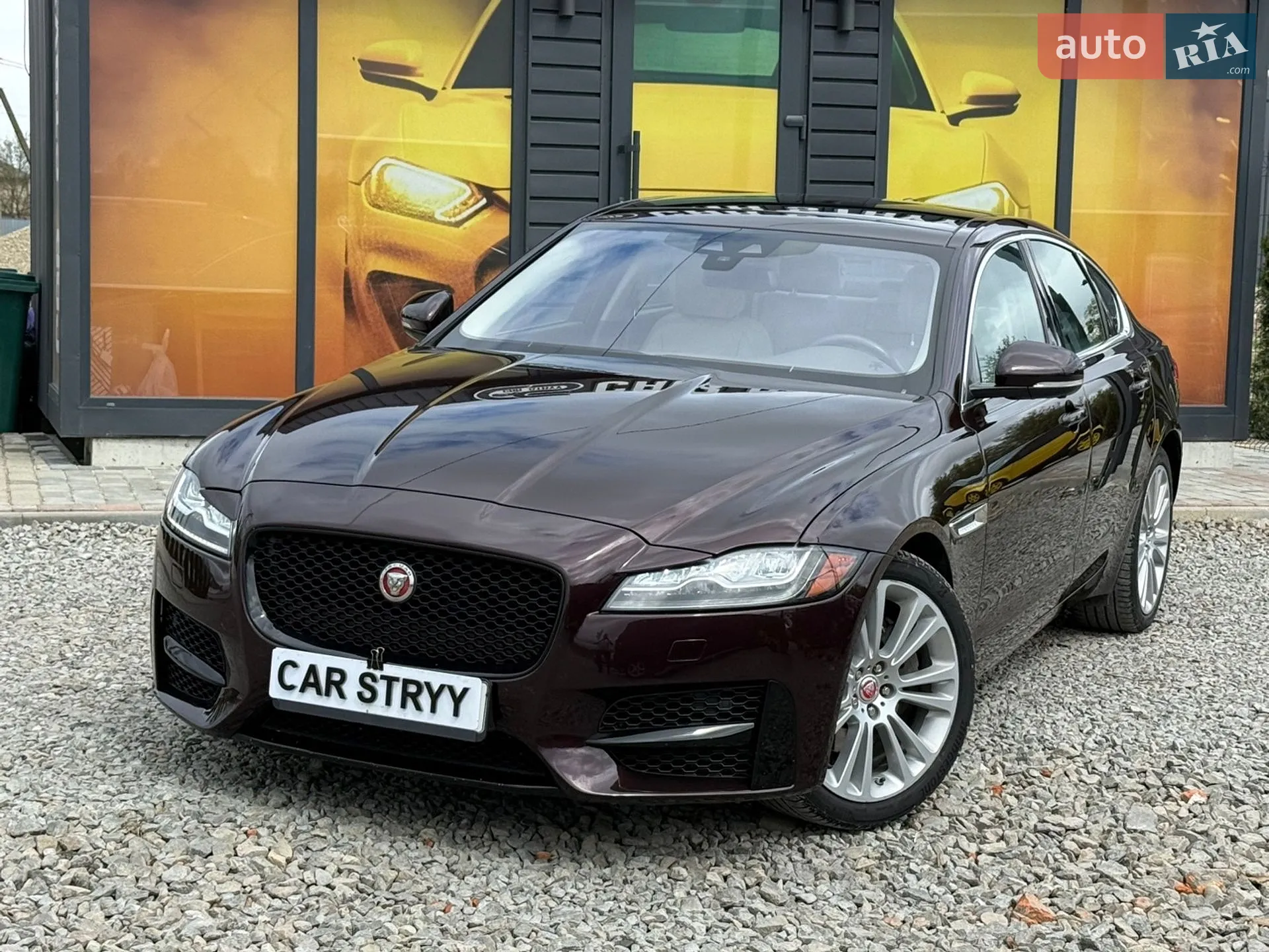 2018 Jaguar XF - мініатюра 2