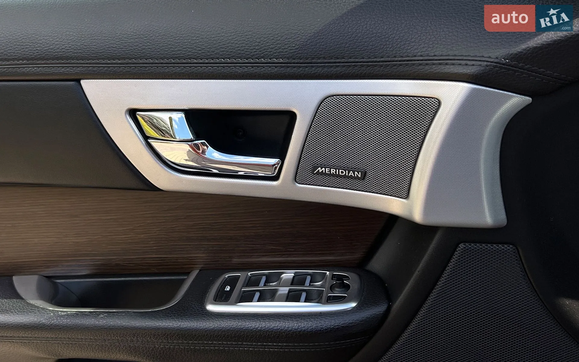 2013 Jaguar XF - мініатюра 18