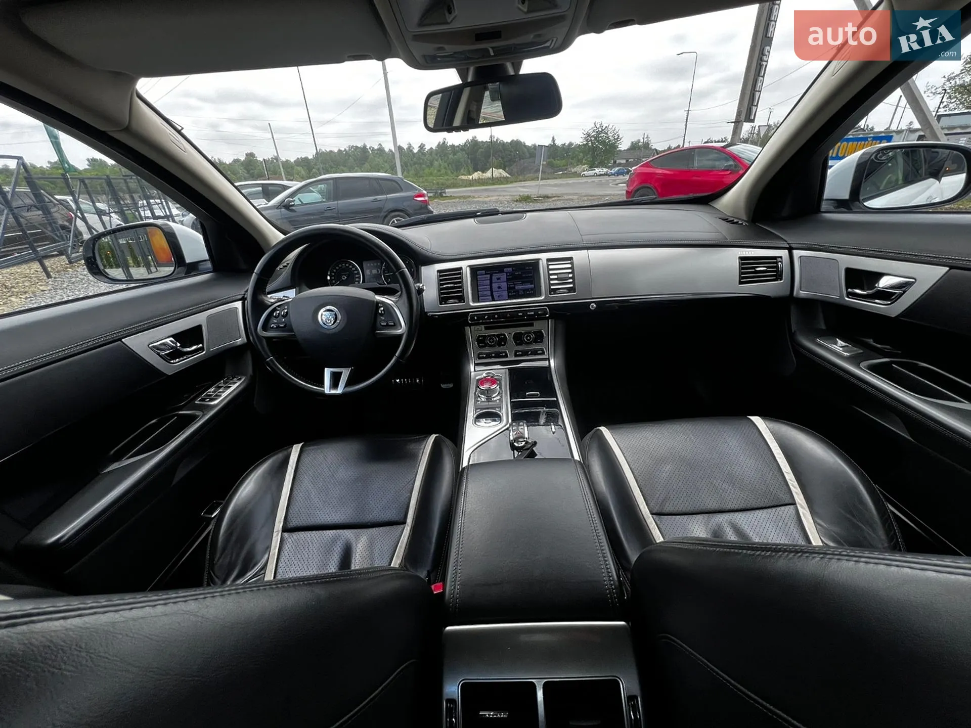 2012 Jaguar XF - мініатюра 5