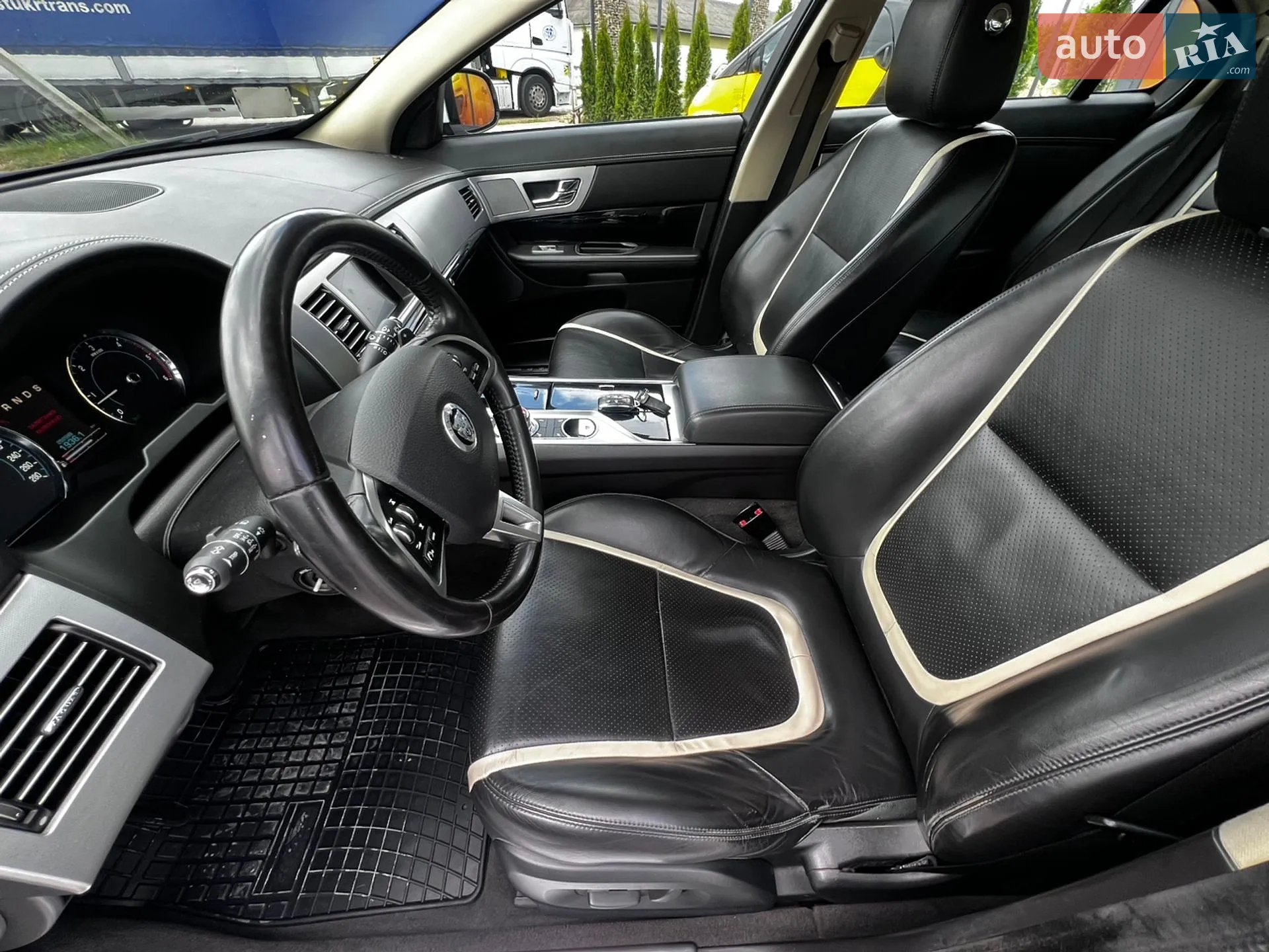 2012 Jaguar XF - мініатюра 36