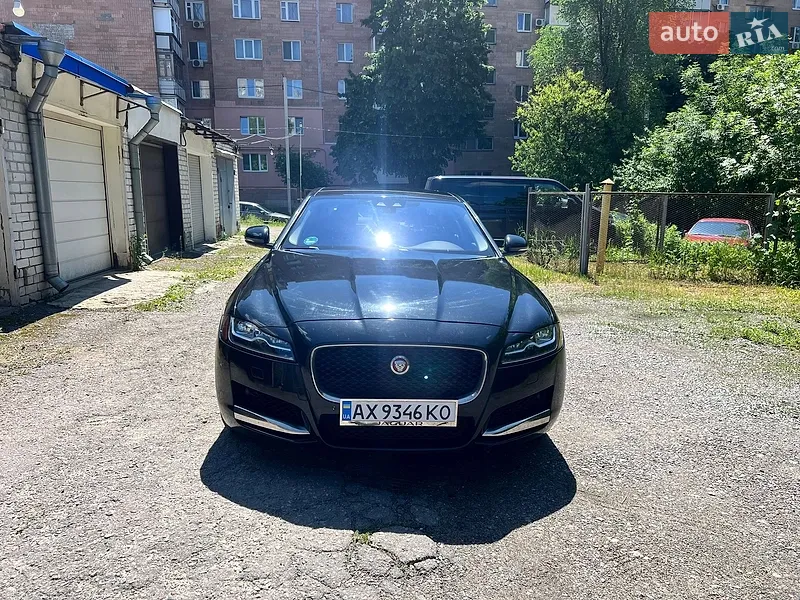 Jaguar XF