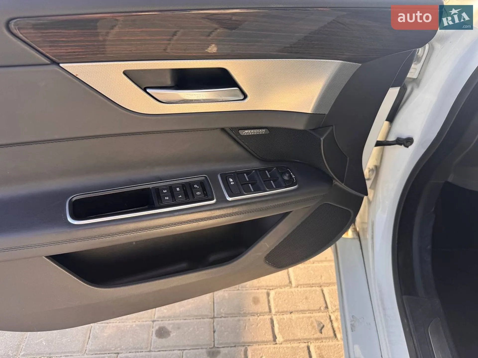 2016 Jaguar XF - мініатюра 10