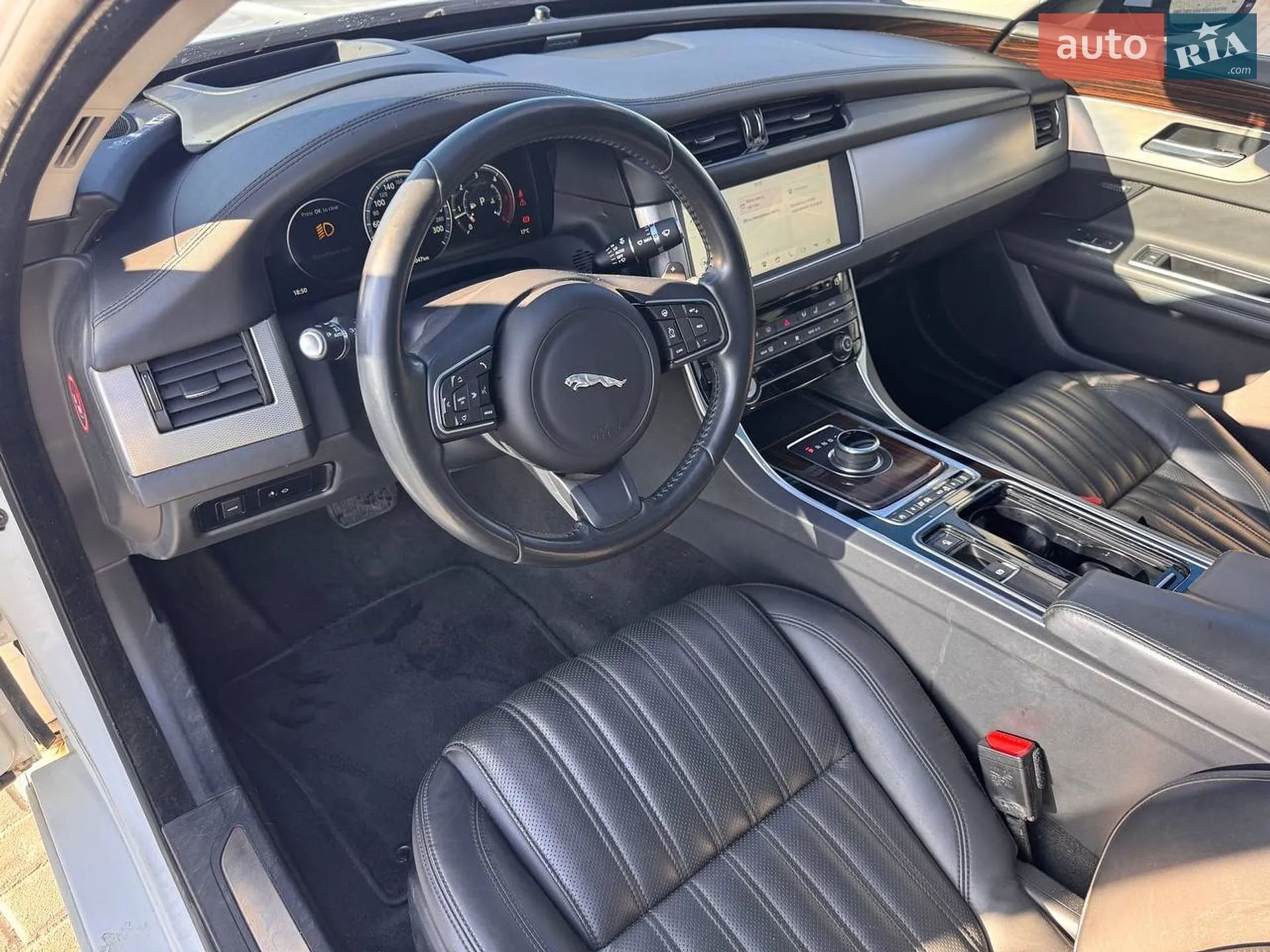 2016 Jaguar XF - мініатюра 13