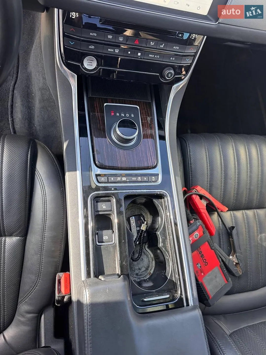 2016 Jaguar XF - мініатюра 16
