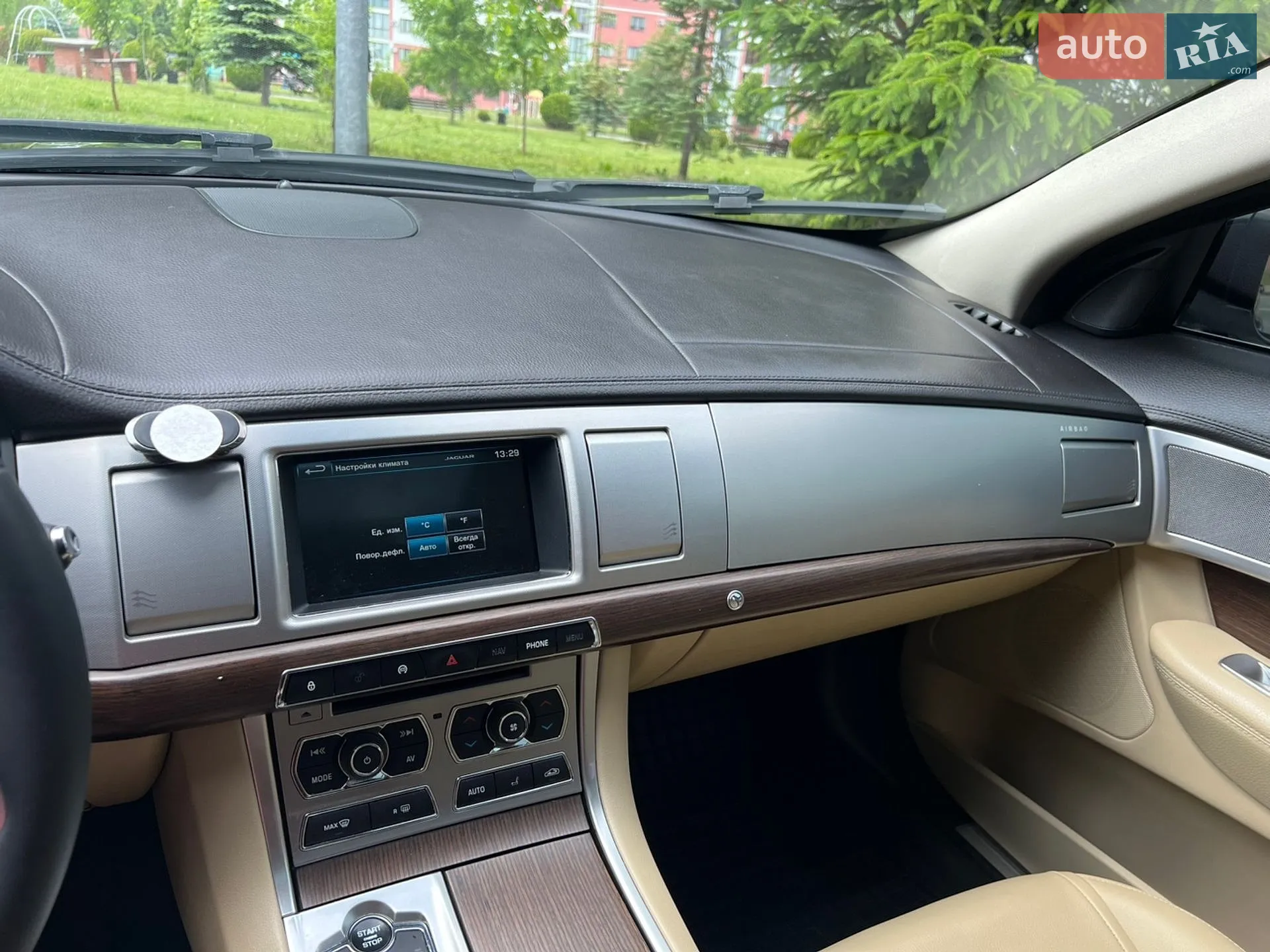 2014 Jaguar XF - мініатюра 21