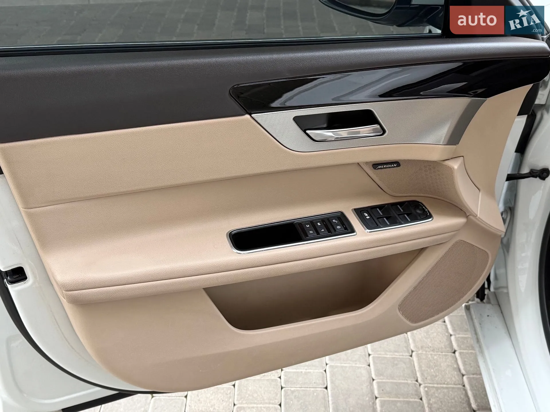 2015 Jaguar XF - мініатюра 15