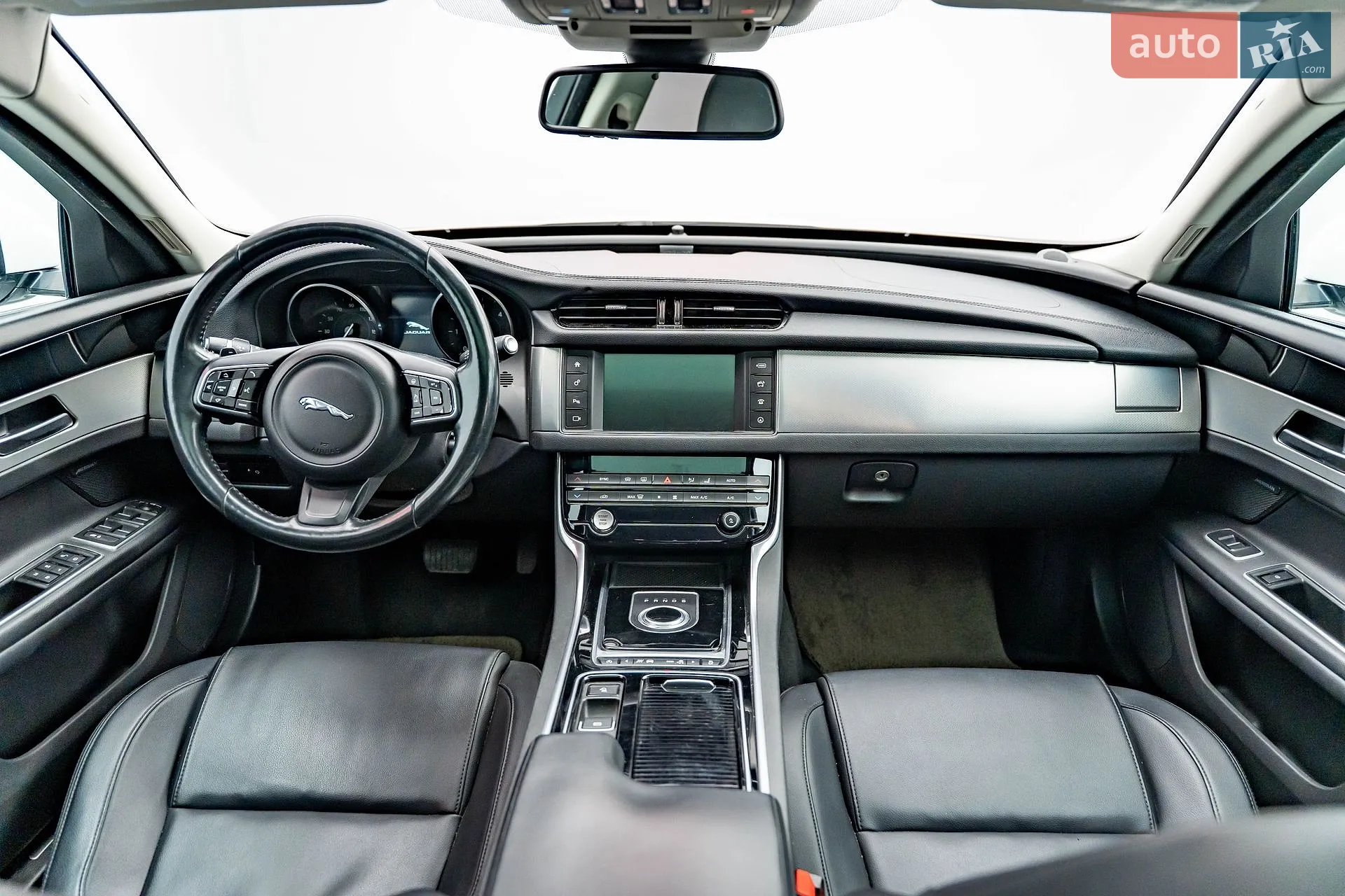 2016 Jaguar XF - мініатюра 11