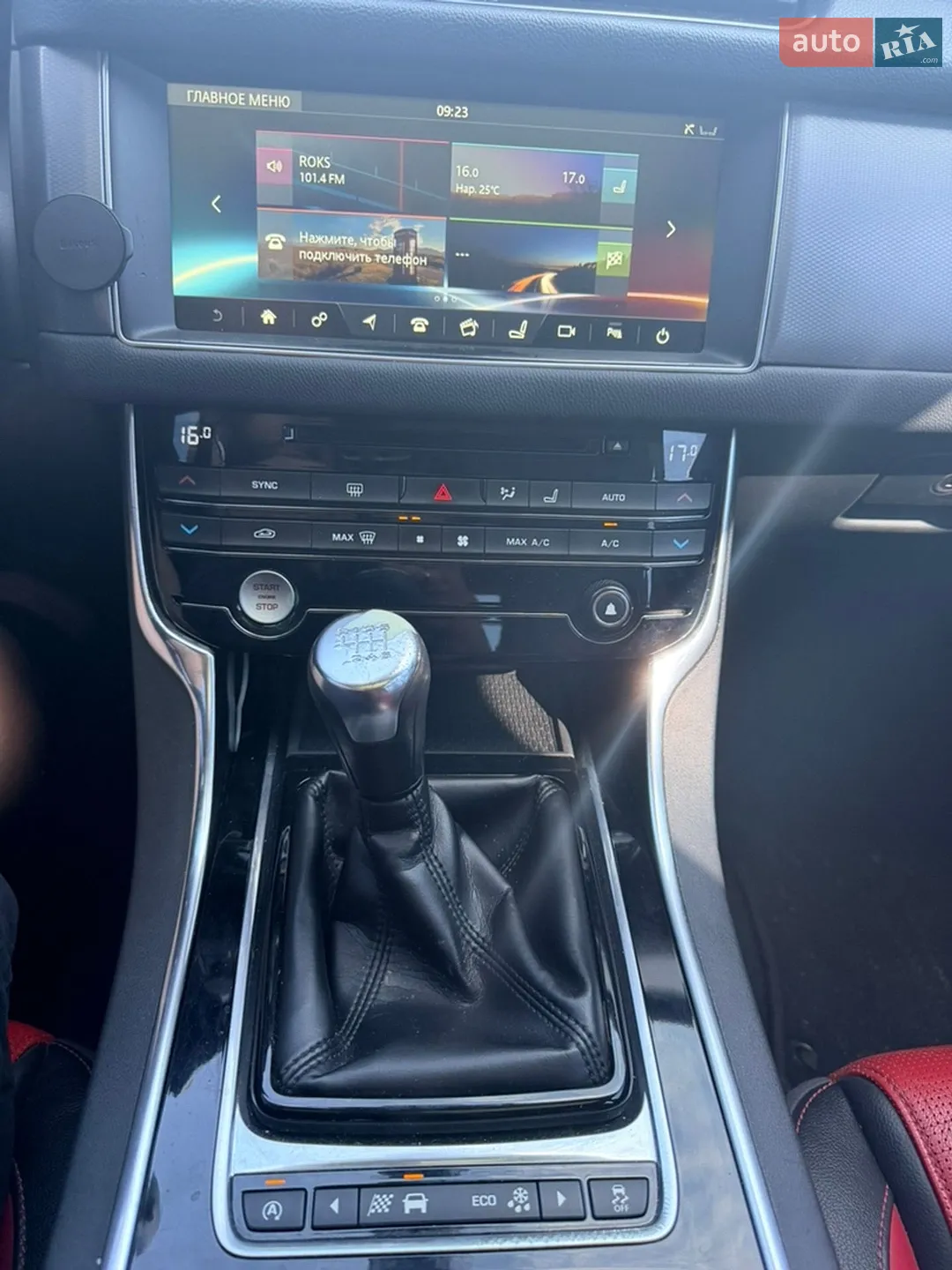 2016 Jaguar XF - мініатюра 11