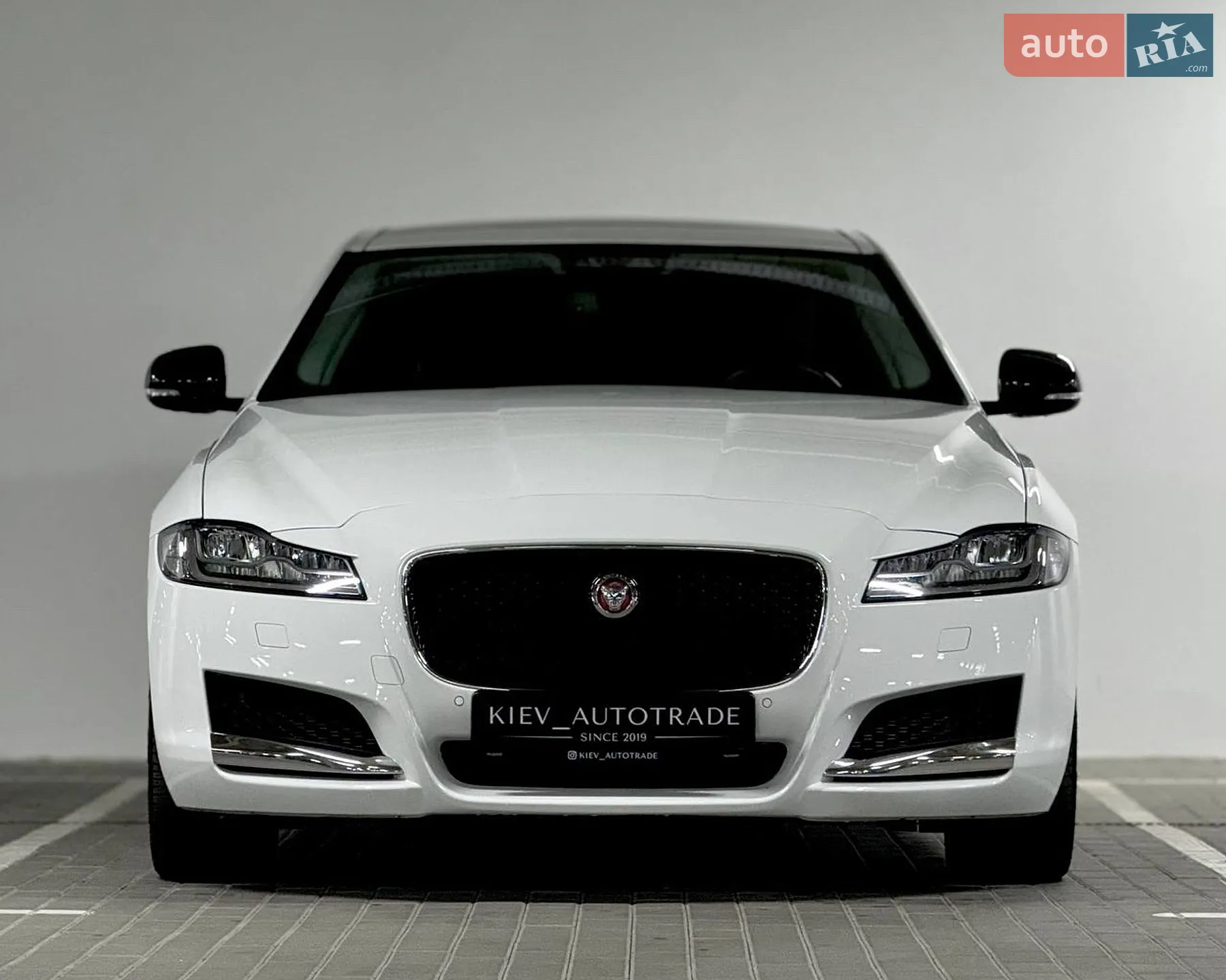 2016 Jaguar XF - мініатюра 4
