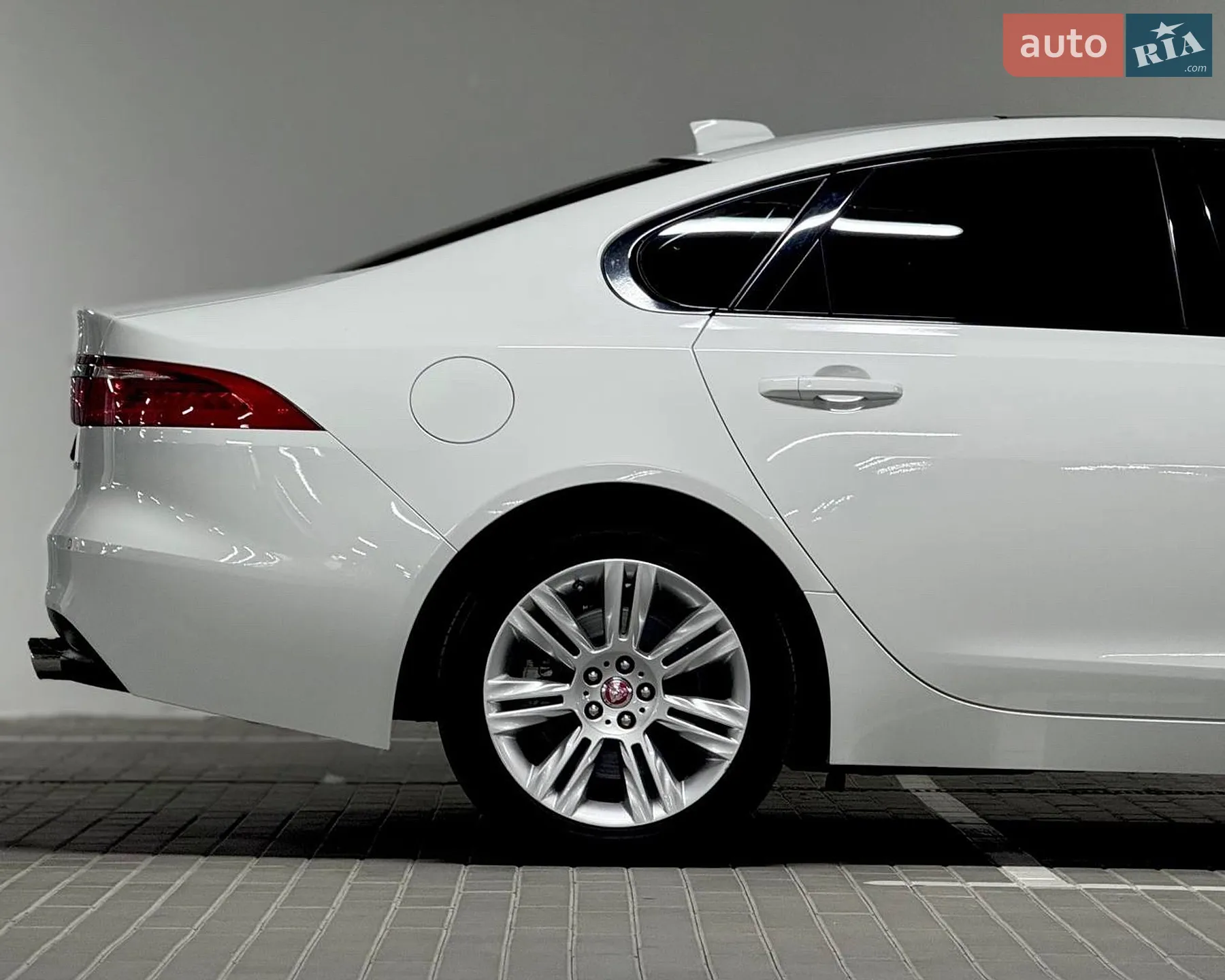 2016 Jaguar XF - мініатюра 10