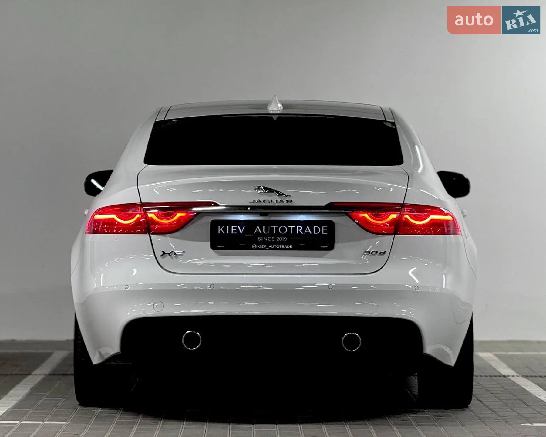 2016 Jaguar XF - мініатюра 15