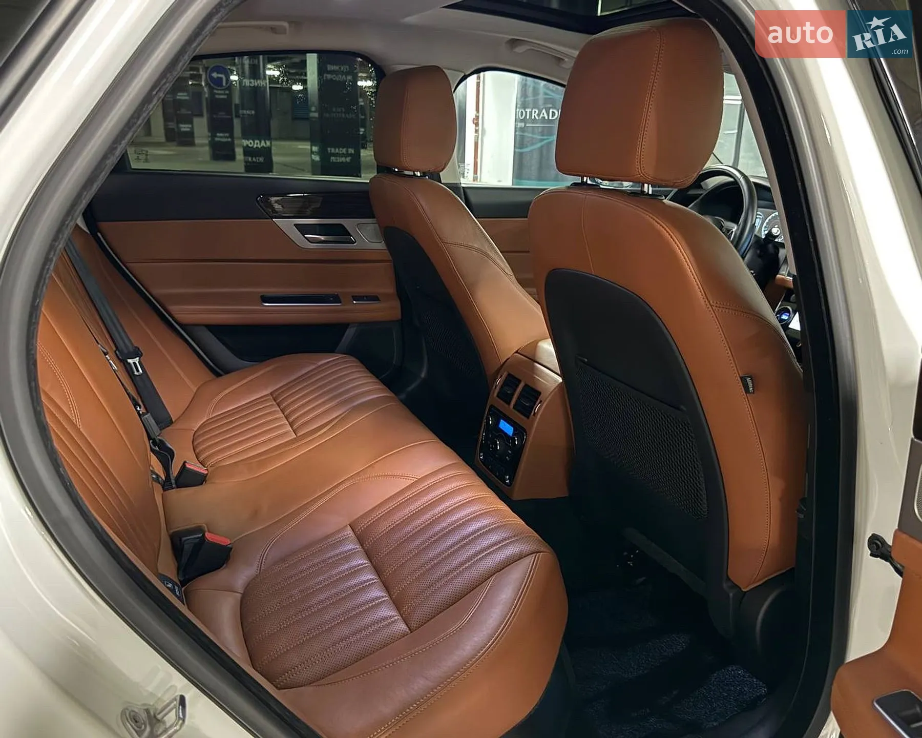 2016 Jaguar XF - мініатюра 41