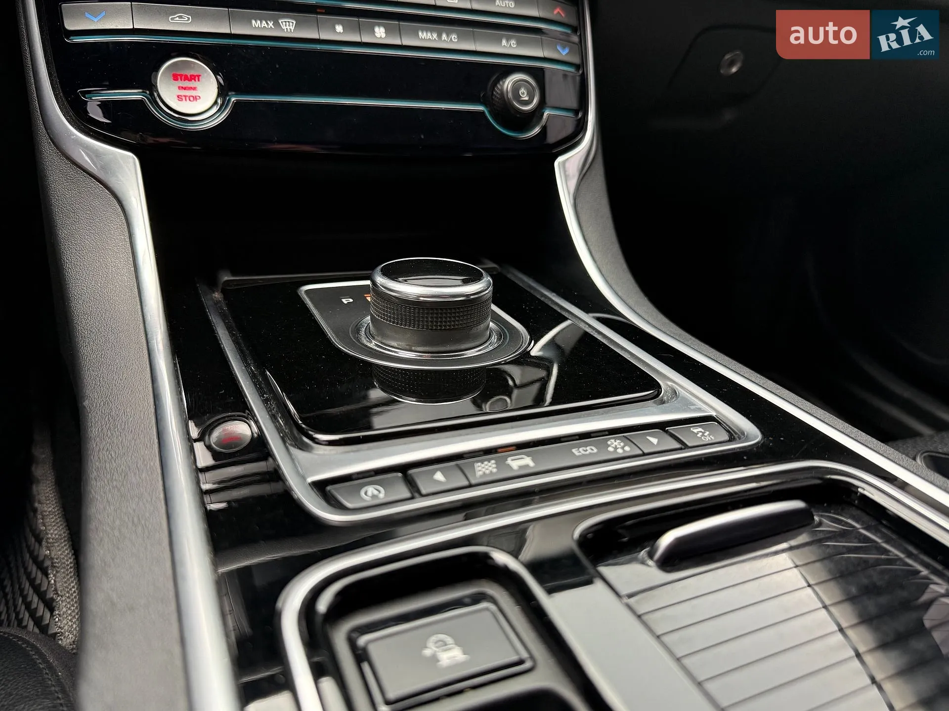 2016 Jaguar XF - мініатюра 21