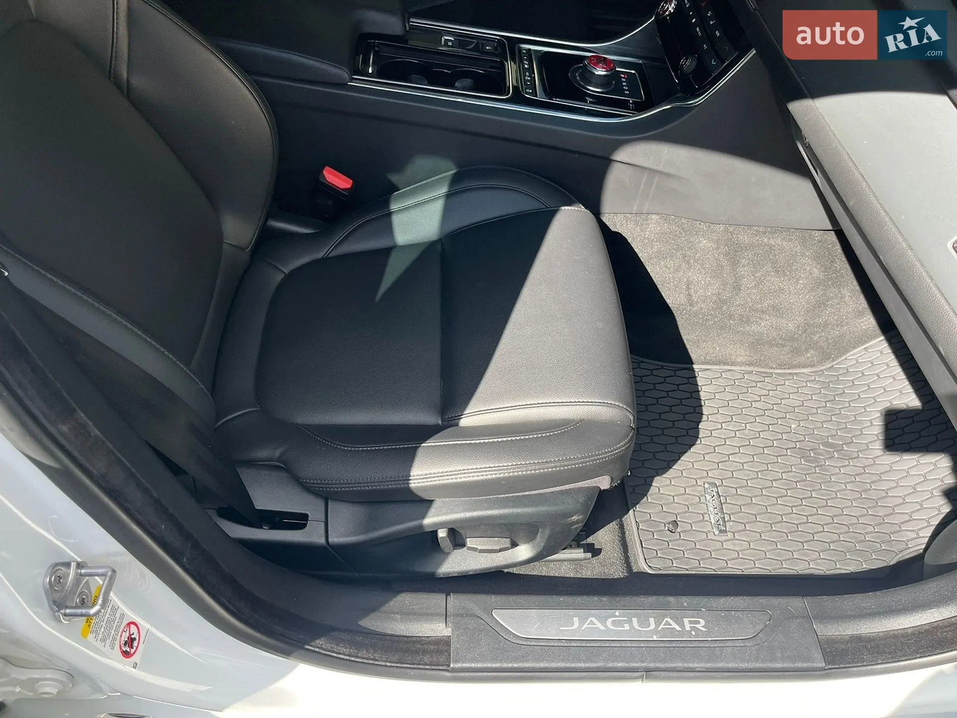 2016 Jaguar XF - мініатюра 11