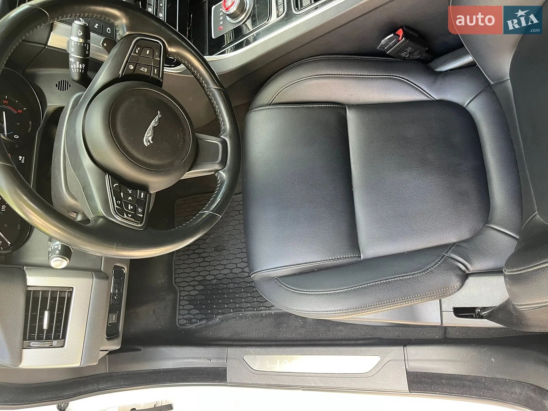2016 Jaguar XF - мініатюра 12