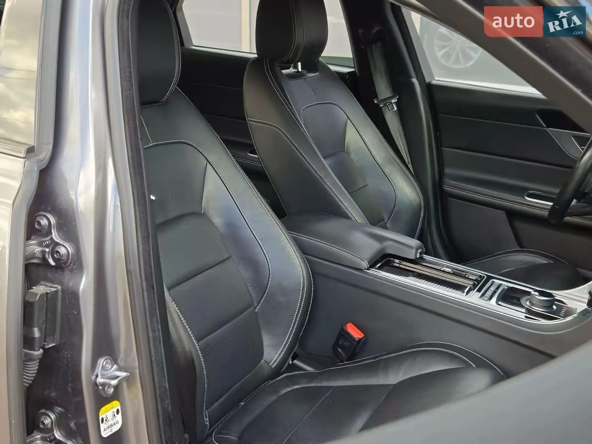 2016 Jaguar XF - мініатюра 16